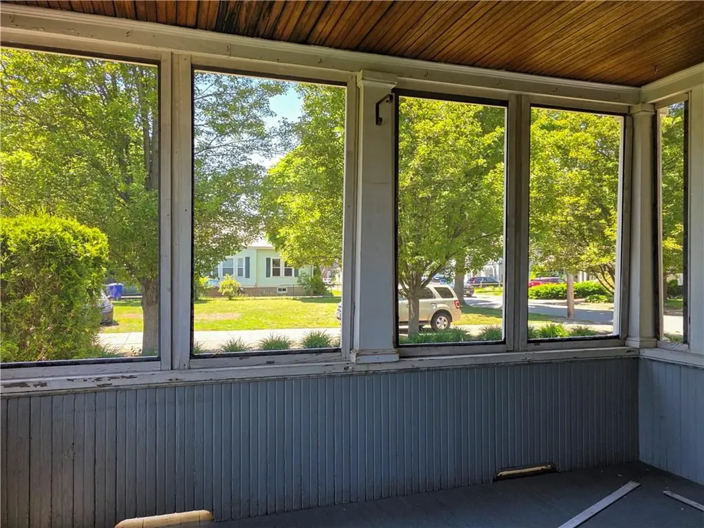 225 Hunts Avenue Pawtucket RI 02861