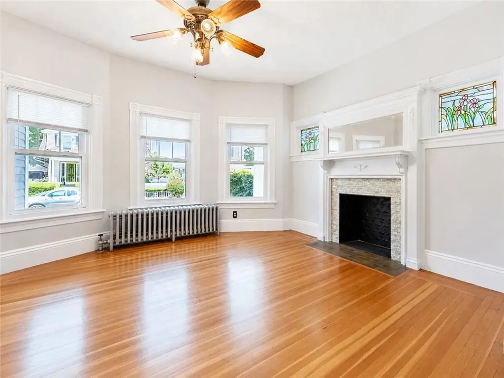 225 Hunts Avenue Pawtucket RI 02861