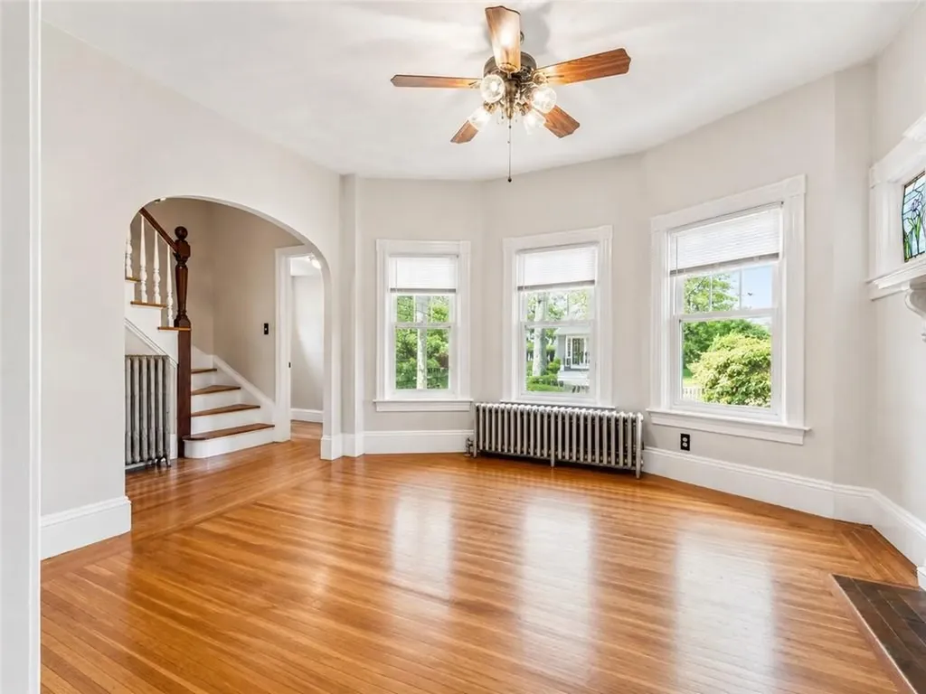 225 Hunts Avenue Pawtucket RI 02861