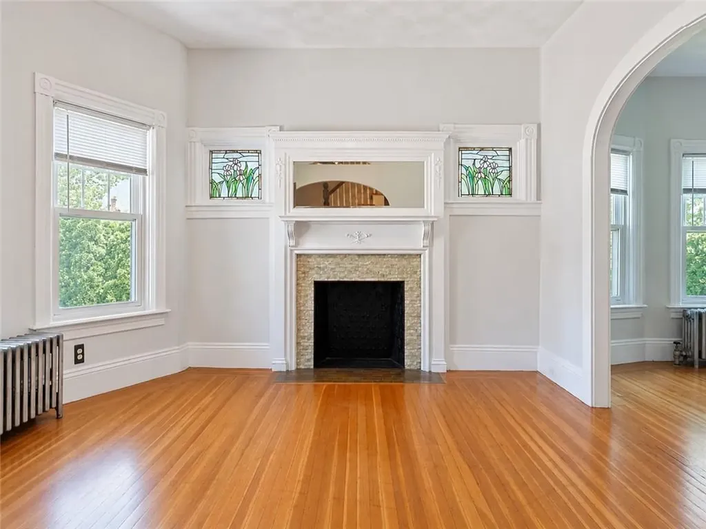 225 Hunts Avenue Pawtucket RI 02861