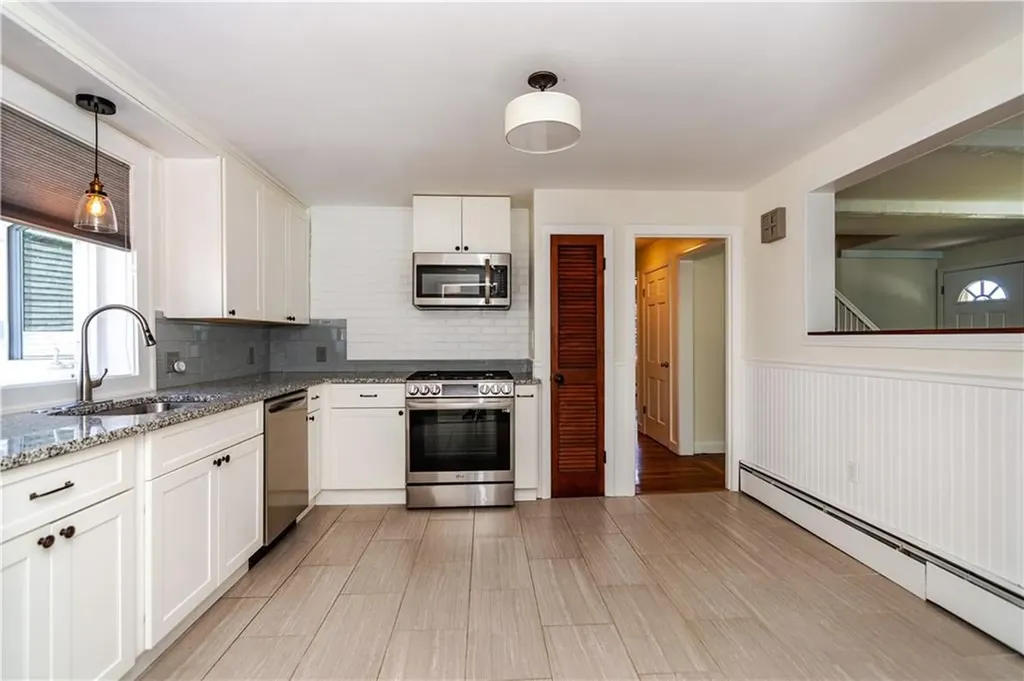 11 Bellevue Drive Cranston RI 02920