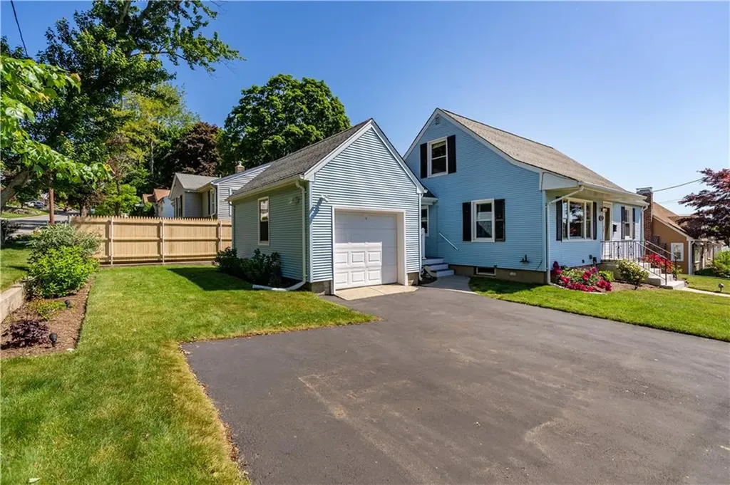 11 Bellevue Drive Cranston RI 02920