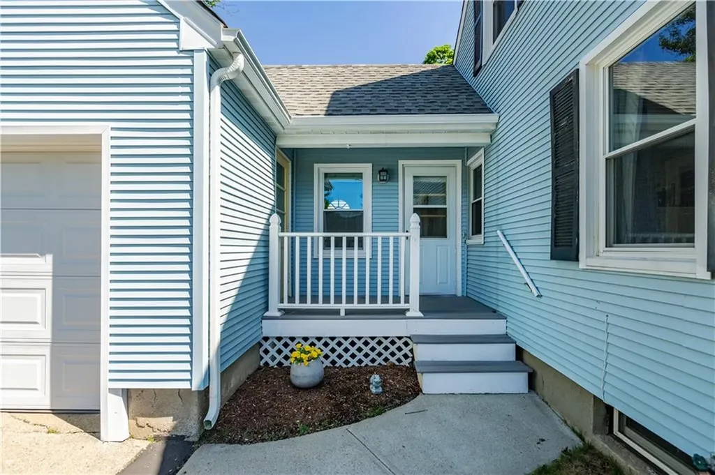11 Bellevue Drive Cranston RI 02920