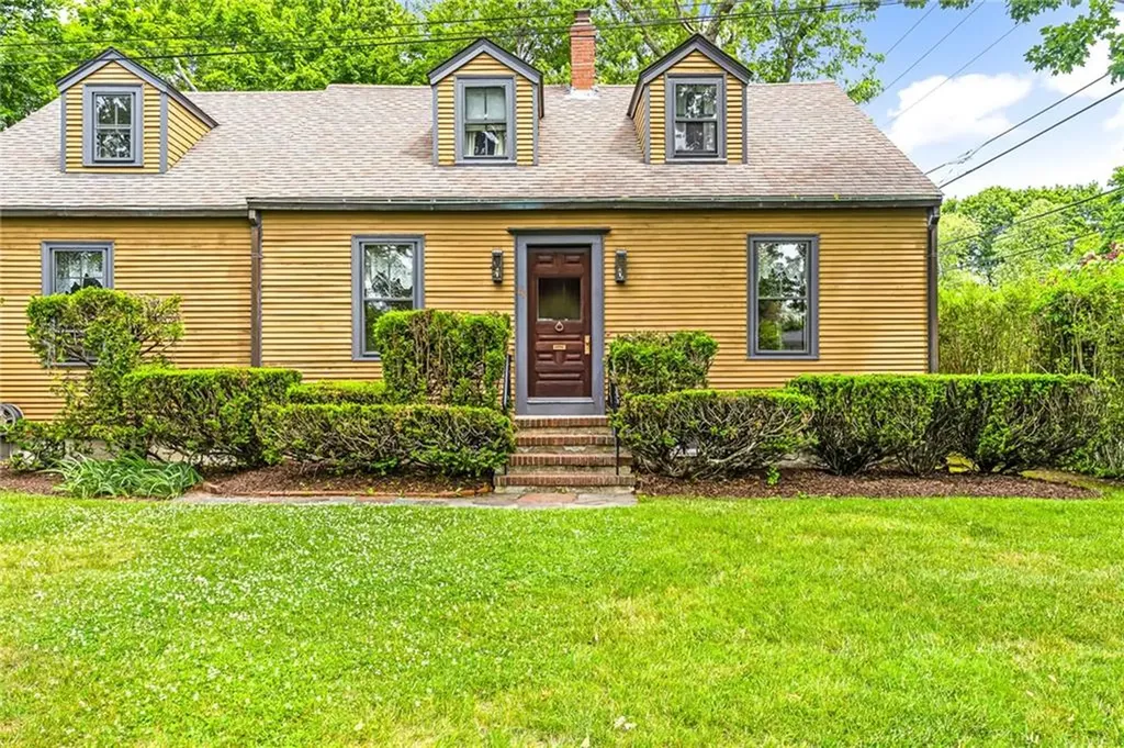 40 South Lane Barrington RI 02806