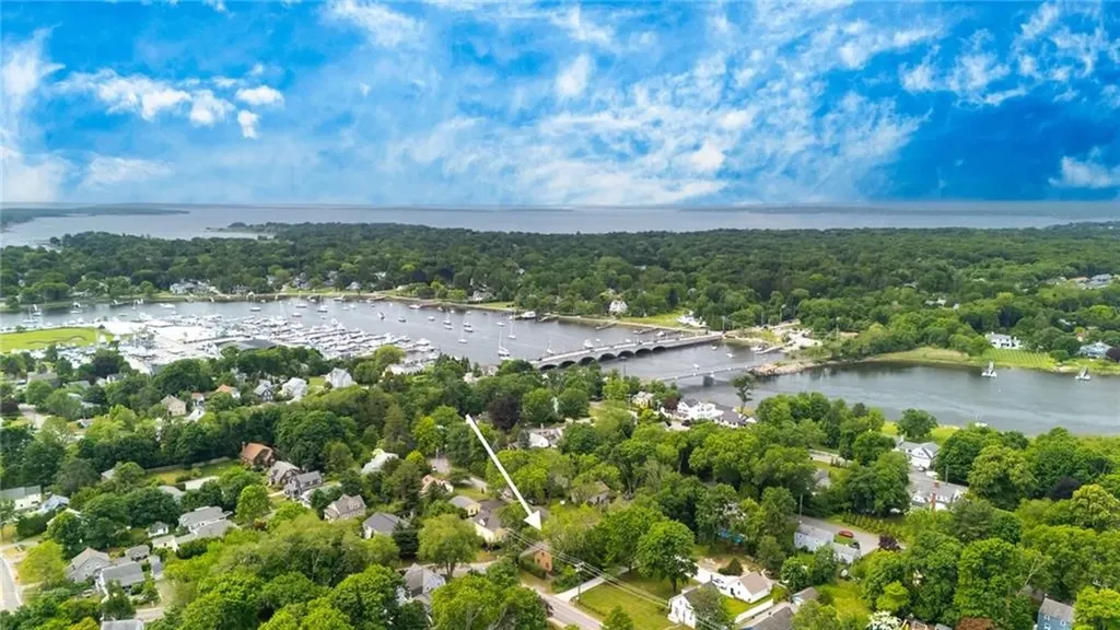 40 South Lane Barrington RI 02806