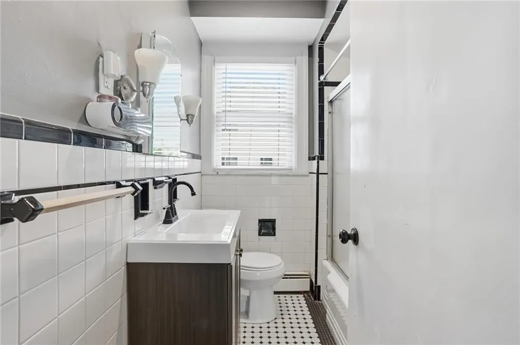 144 Dante Street Providence RI 02908