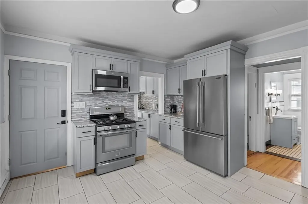 144 Dante Street Providence RI 02908
