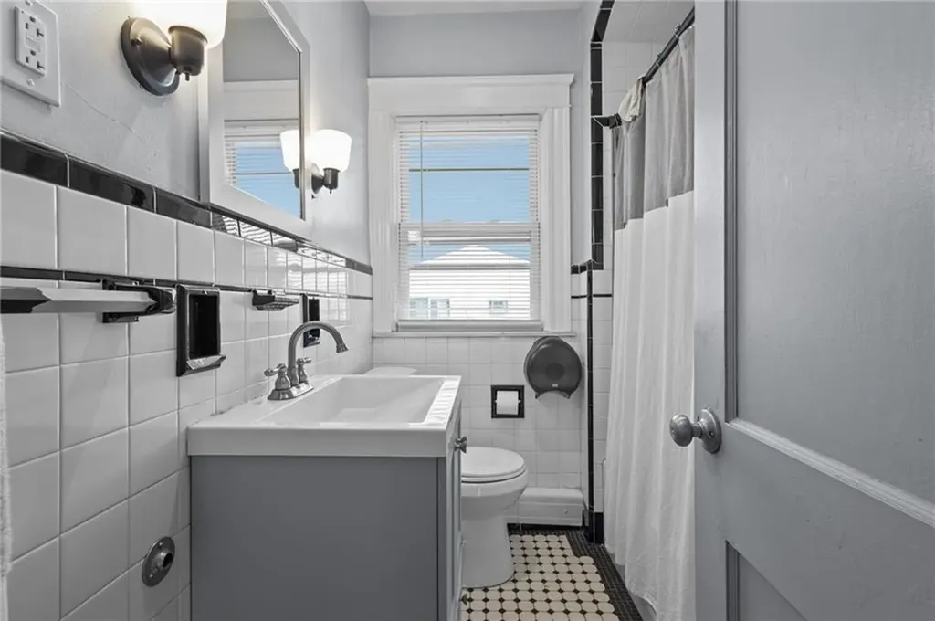 144 Dante Street Providence RI 02908