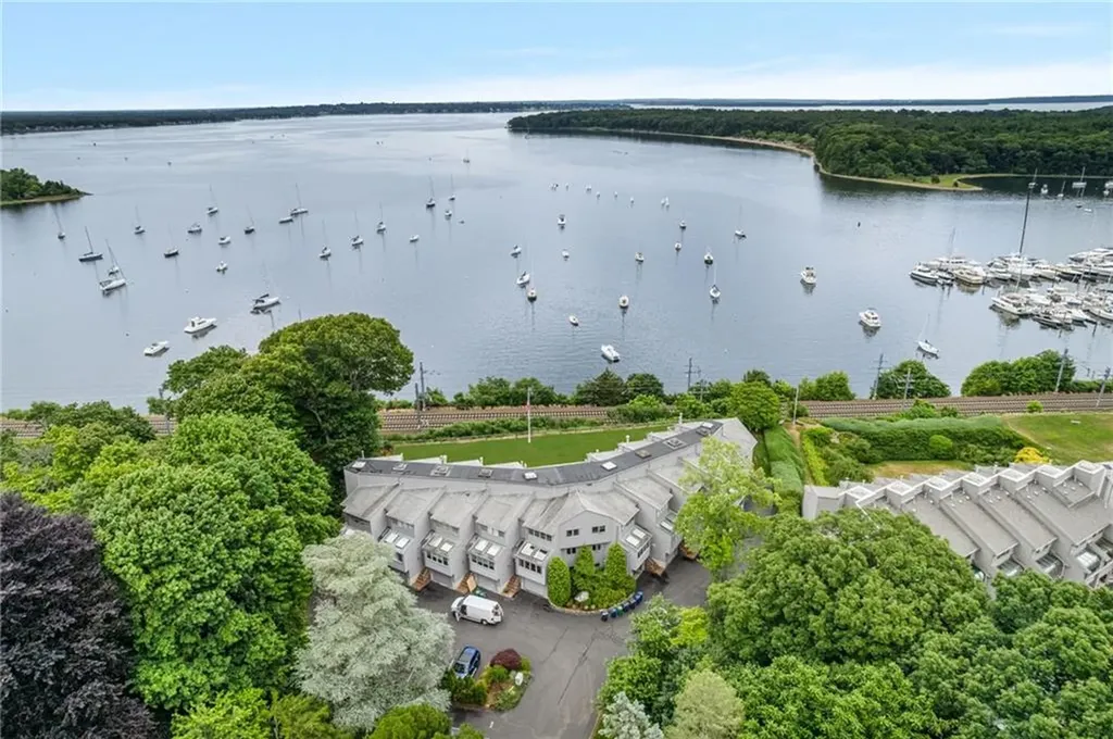 4480 Post Road Warwick RI 02818