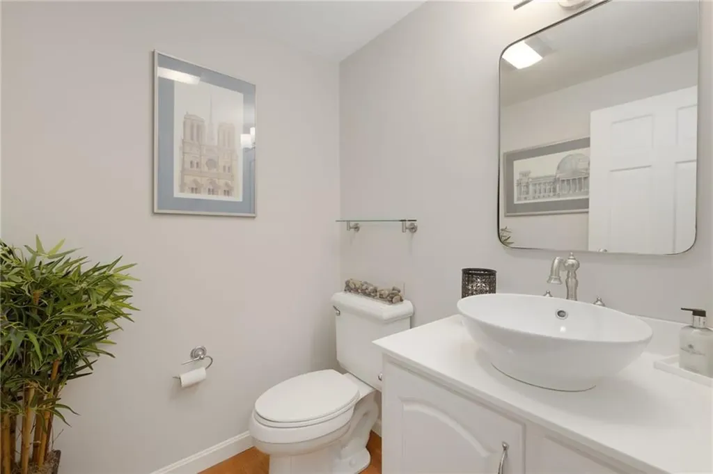 4480 Post Road Warwick RI 02818