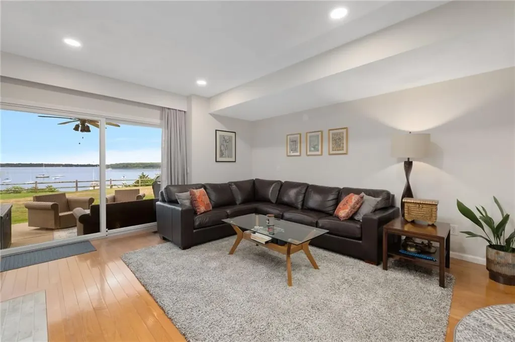 4480 Post Road Warwick RI 02818