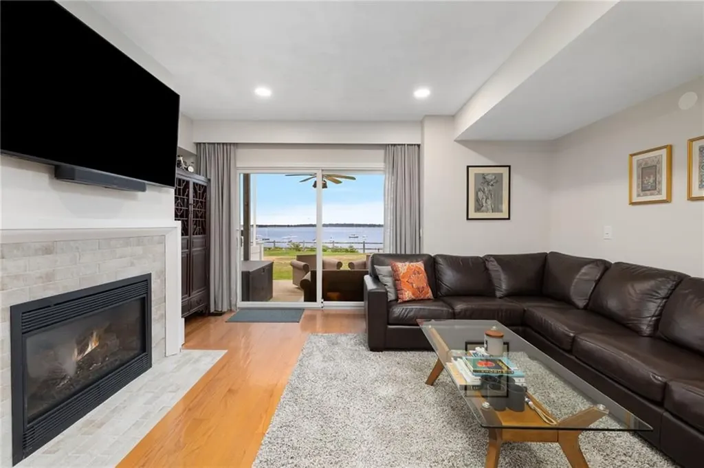 4480 Post Road Warwick RI 02818