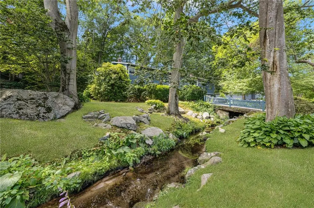 58 Rip Van Winkle Circle Warwick RI 02886