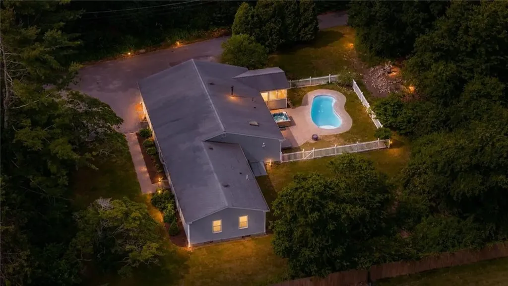 25 Dinonsie Way South Kingstown RI 02879