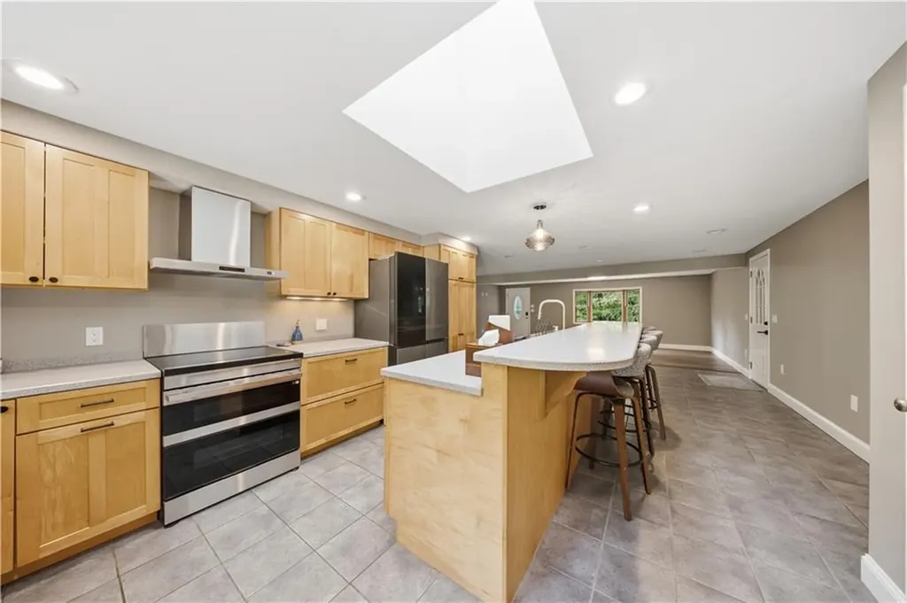 25 Dinonsie Way South Kingstown RI 02879