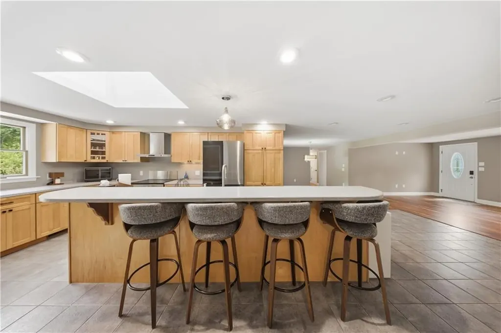 25 Dinonsie Way South Kingstown RI 02879