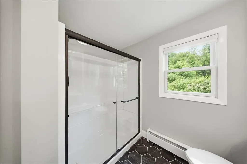 25 Dinonsie Way South Kingstown RI 02879