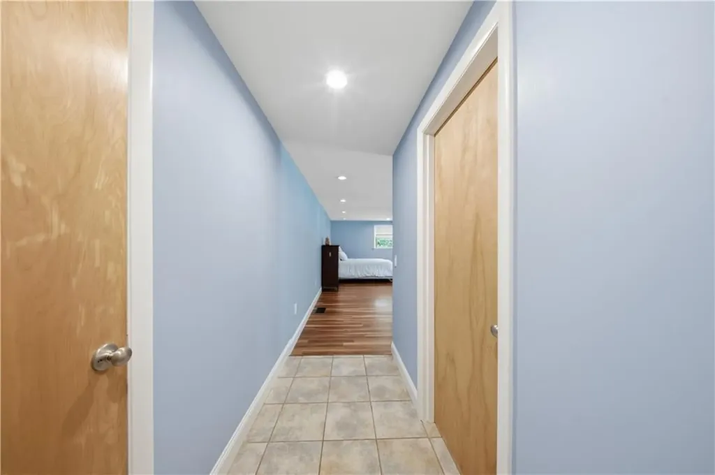 25 Dinonsie Way South Kingstown RI 02879
