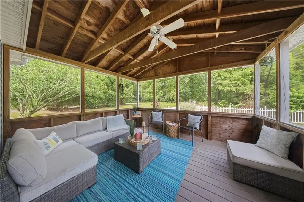 25 Dinonsie Way South Kingstown RI 02879