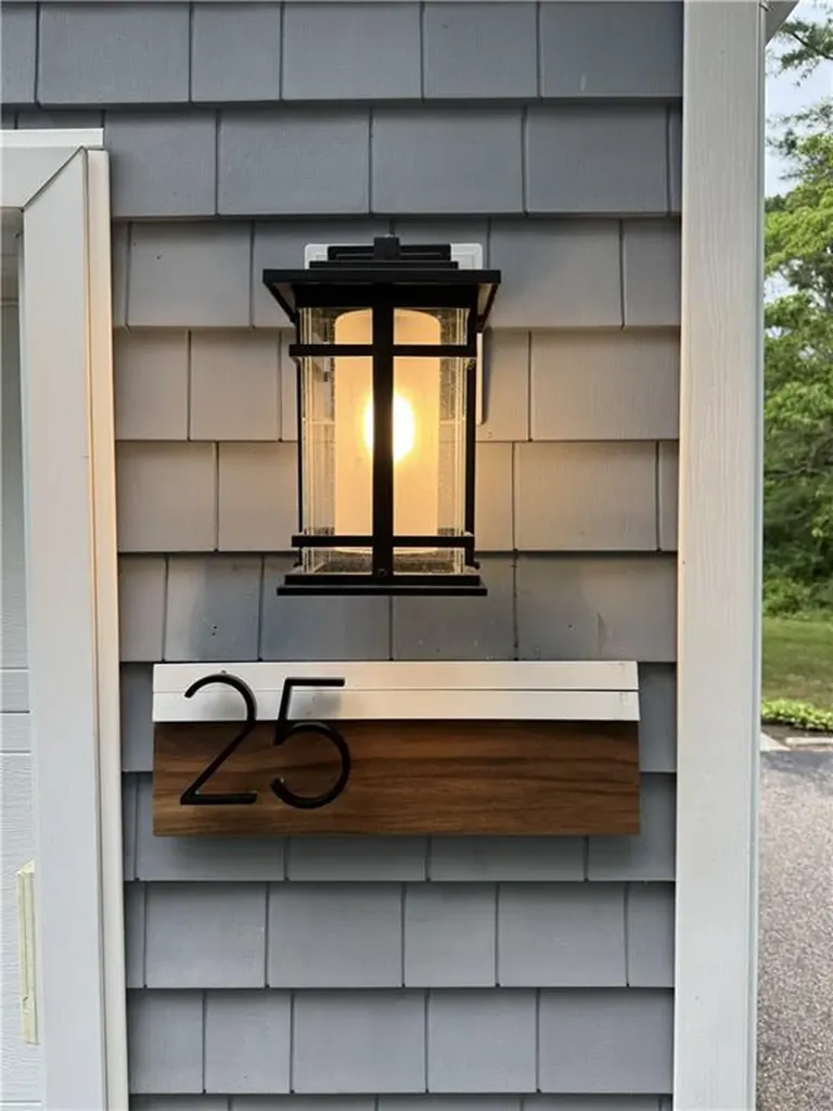 25 Dinonsie Way South Kingstown RI 02879