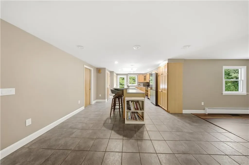 25 Dinonsie Way South Kingstown RI 02879