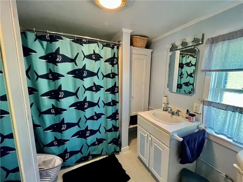 27 South Shore Road Little Compton RI 02837