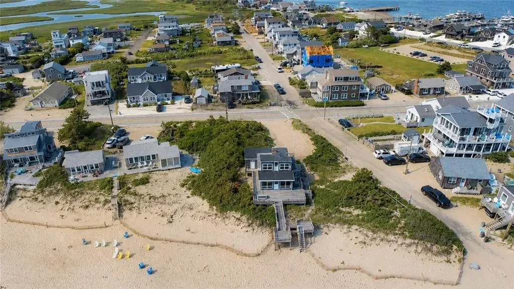 1127 Succotash Road Narragansett RI 02879