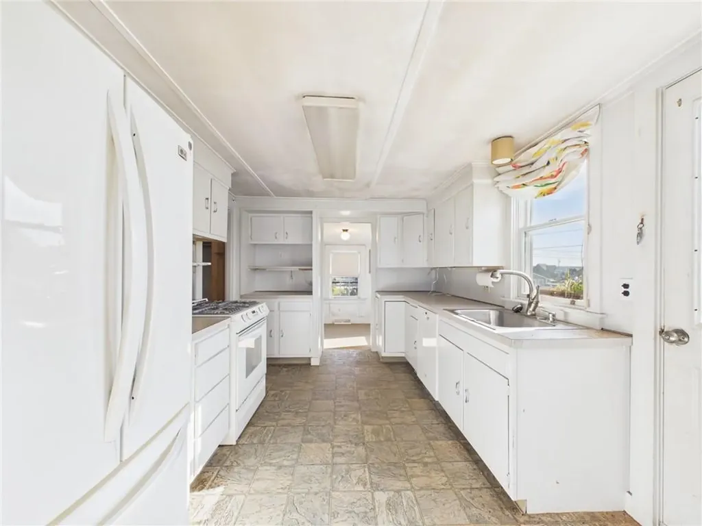 1127 Succotash Road Narragansett RI 02879