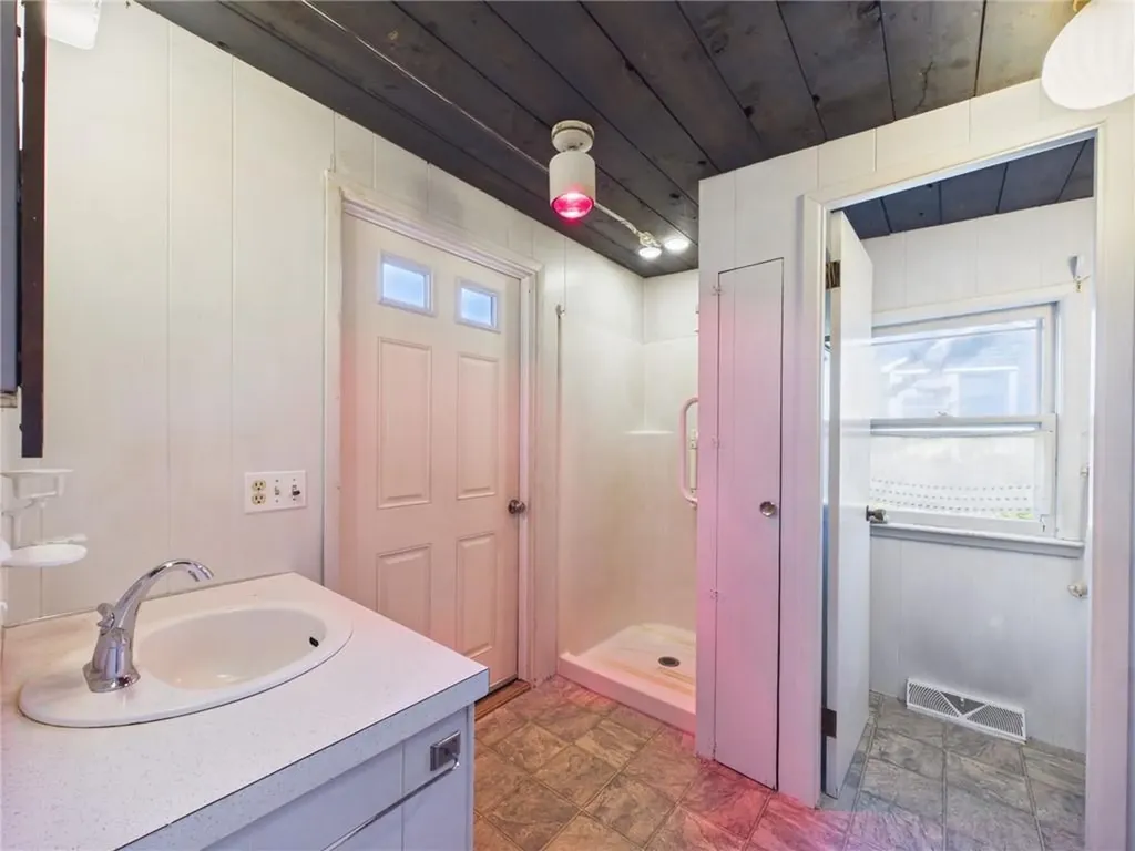 1127 Succotash Road Narragansett RI 02879