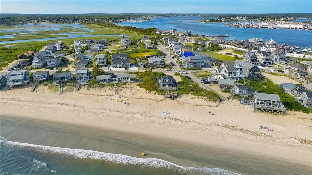1127 Succotash Road Narragansett RI 02879