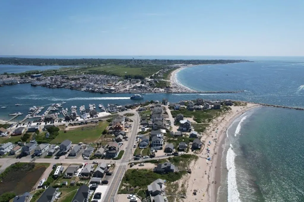 1127 Succotash Road Narragansett RI 02879