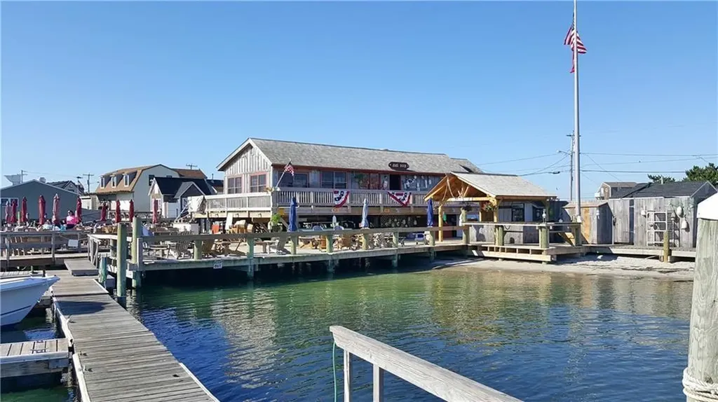 1127 Succotash Road Narragansett RI 02879