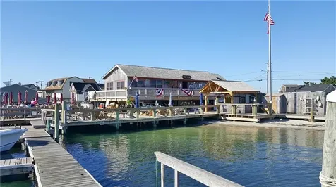 1127 Succotash Road Narragansett RI 02879