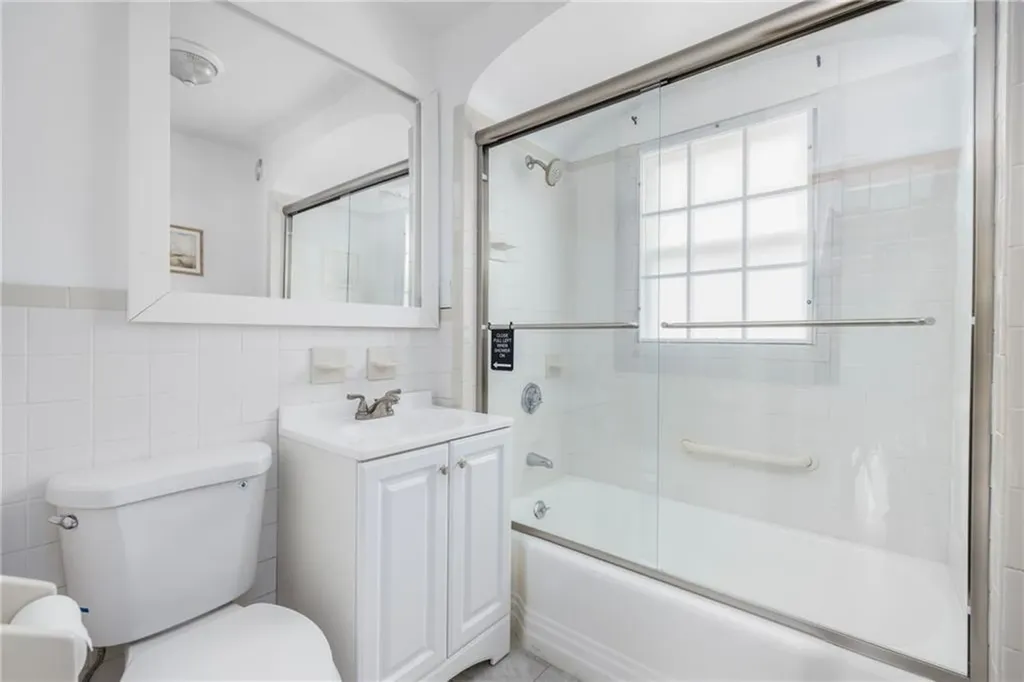 121 Bay View Avenue Bristol RI 02809