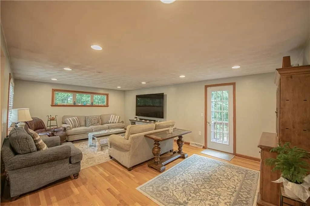 20 Whipple Road Smithfield RI 02917