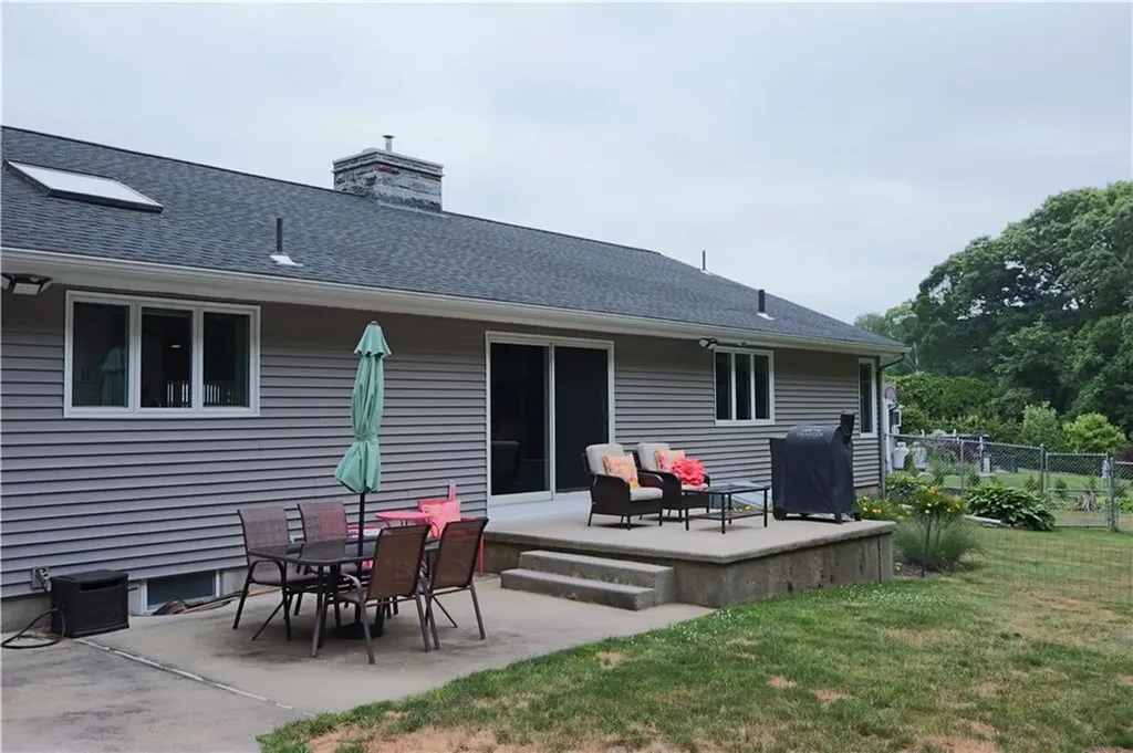 42 Elmdale Avenue Johnston RI 02919