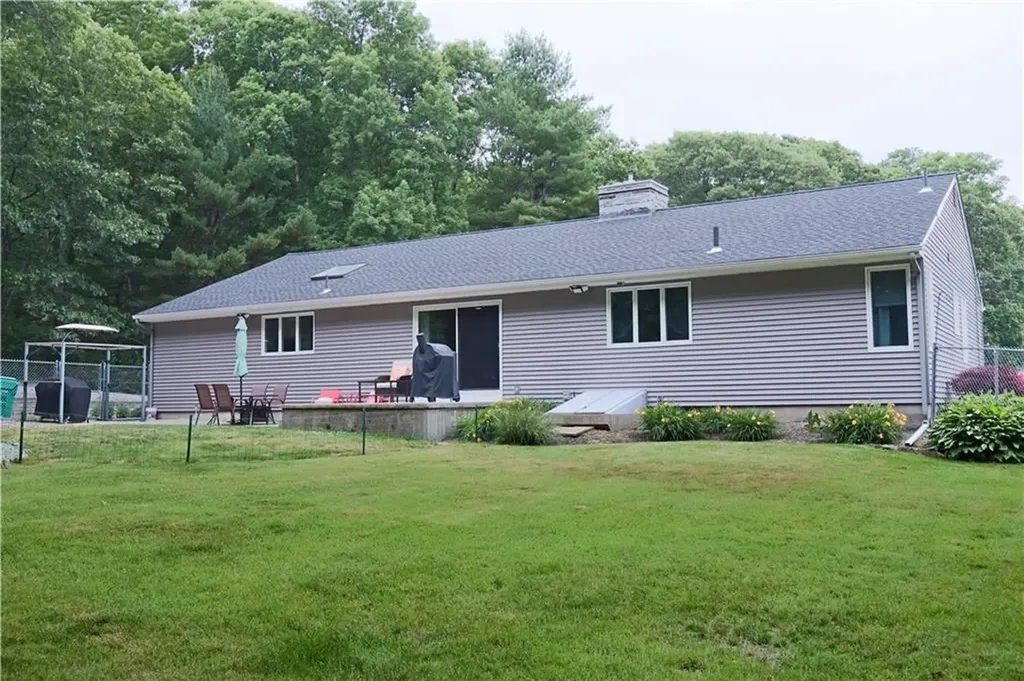 42 Elmdale Avenue Johnston RI 02919