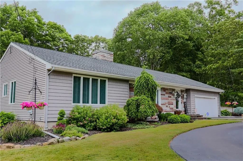 42 Elmdale Avenue Johnston RI 02919