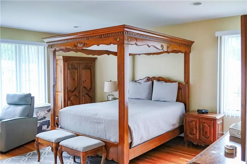 42 Elmdale Avenue Johnston RI 02919