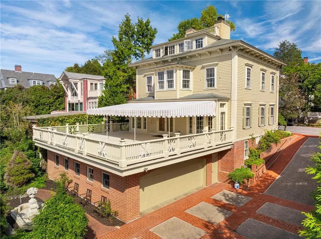 98 Congdon Street Providence RI 02906