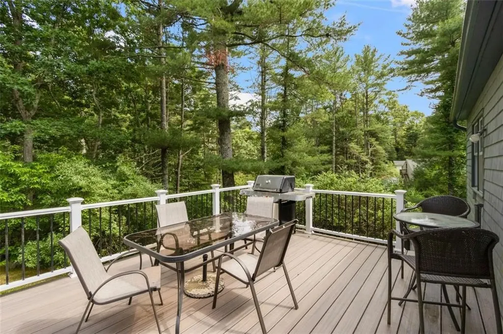 257 Shannock Road South Kingstown RI 02879