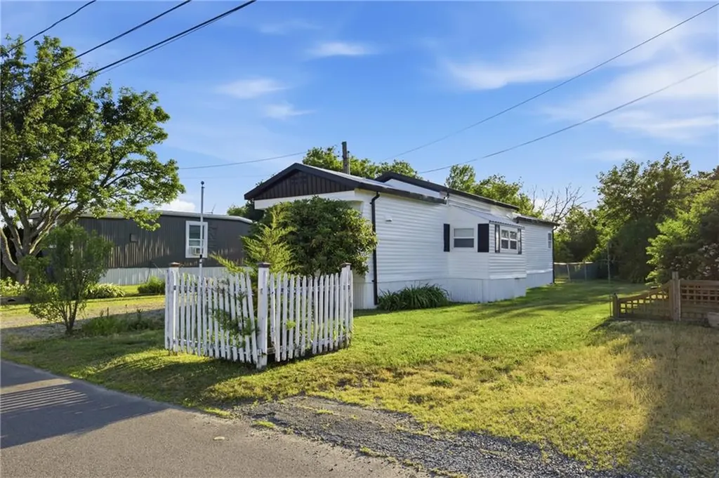 48 Mason Avenue Portsmouth RI 02871