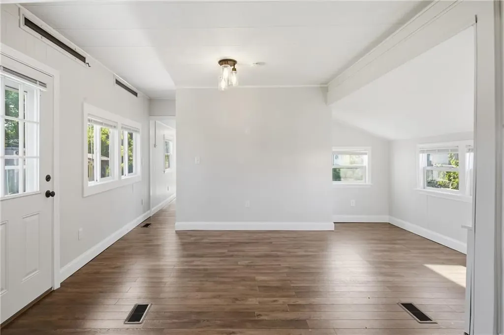 48 Mason Avenue Portsmouth RI 02871