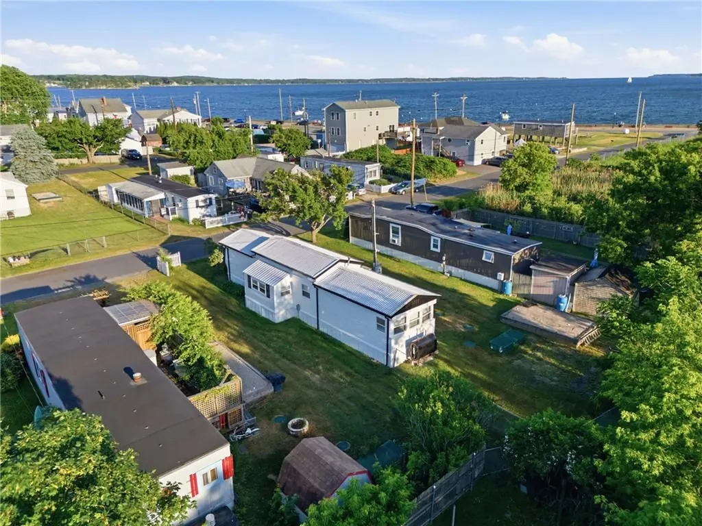 48 Mason Avenue Portsmouth RI 02871