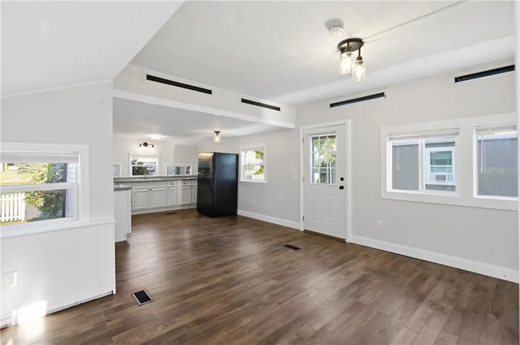 48 Mason Avenue Portsmouth RI 02871