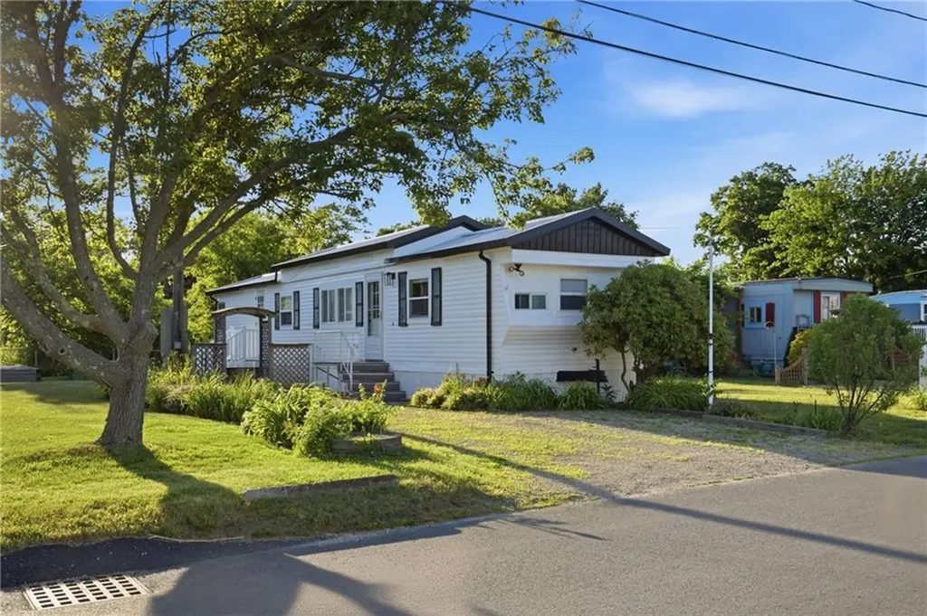 48 Mason Avenue Portsmouth RI 02871