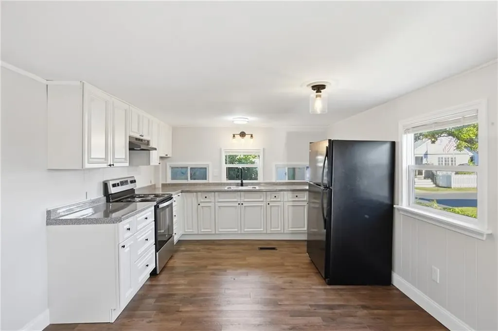 48 Mason Avenue Portsmouth RI 02871