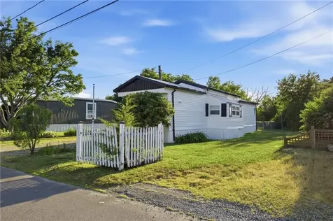 48 Mason Avenue Portsmouth RI 02871