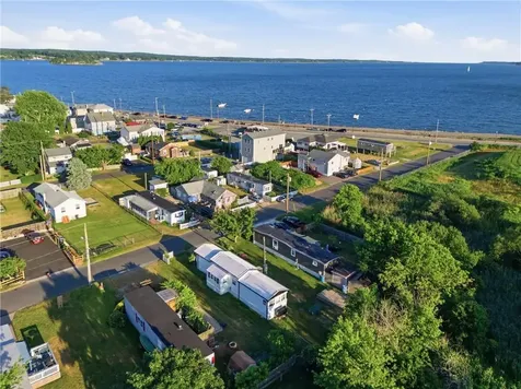 48 Mason Avenue Portsmouth RI 02871
