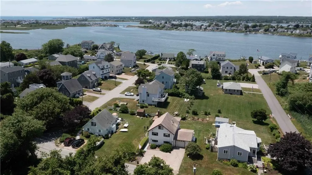 31 Cross Hill Drive Narragansett RI 02882